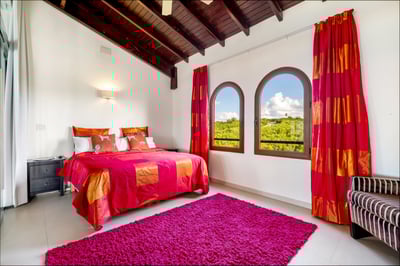 Luxury Villa Photo #27