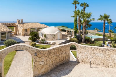 Luxury Villa Photo #14