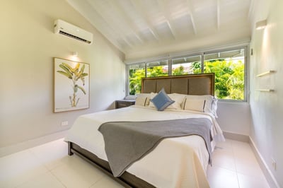 Luxury Villa Photo #15