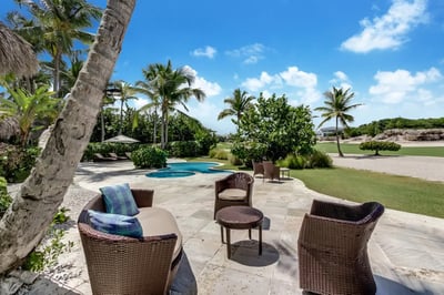 Luxury Villa Photo #6