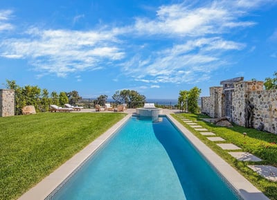 Luxury Villa Photo #2