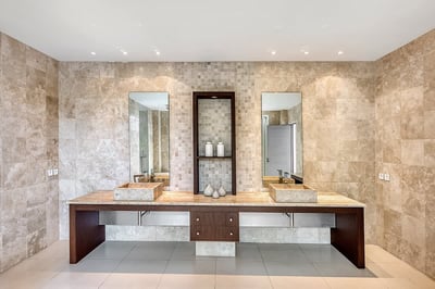 Luxury Villa Photo #39