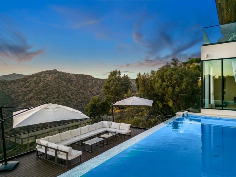 Linda Flora Modern Estate