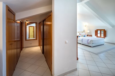 Luxury Villa Photo #12