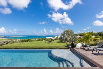Luxury Villa Photo #3
