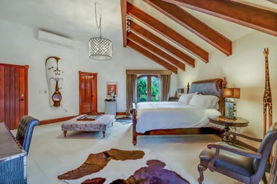 Luxury Villa Photo #38