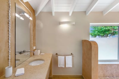 Luxury Villa Photo #21