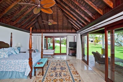 Luxury Villa Photo #17