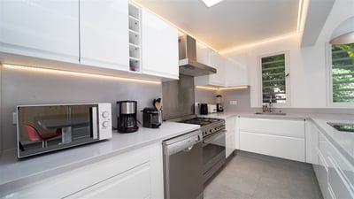 Kitchen & Dining Area