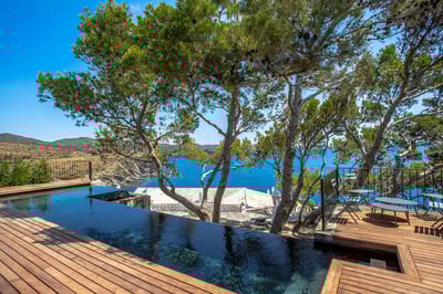 Luxury Villa Photo #3