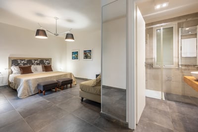Luxury Villa Photo #20