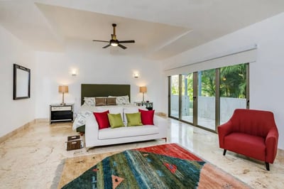 Luxury Villa Photo #41