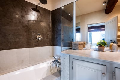 Luxury Villa Photo #31