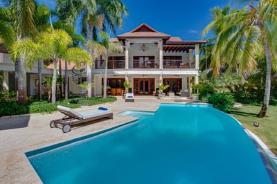 Luxury Villa Photo #2