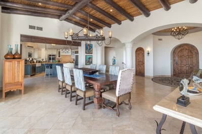 Luxury Villa Photo #31