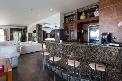 Luxury Villa Photo #29