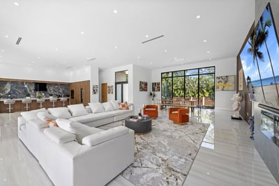 Luxury Villa Photo #21
