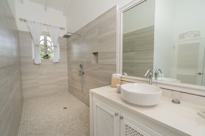 Luxury Villa Photo #26