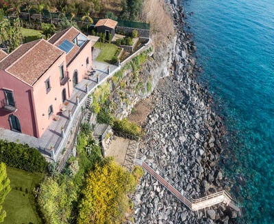 Luxury Villa Photo #6