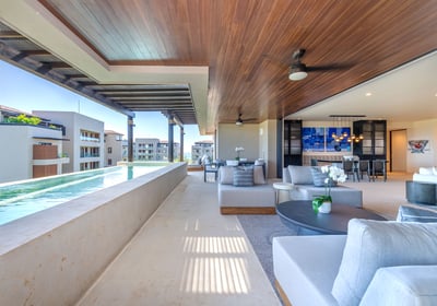 Luxury Villa Photo #6