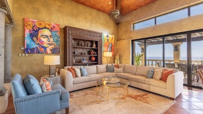 Luxury Villa Photo #13