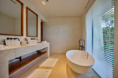 Luxury Villa Photo #23
