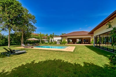 Luxury Villa Photo #3