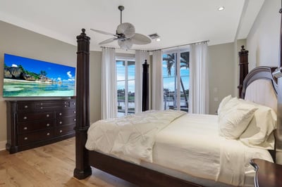 Luxury Villa Photo #23
