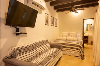 Luxury Villa Photo #25