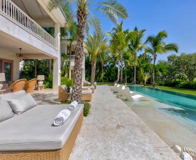 Luxury Villa Photo #5
