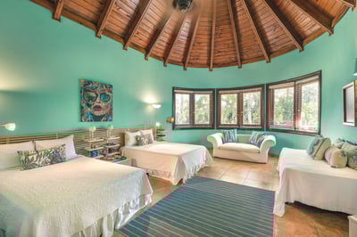 Luxury Villa Photo #35