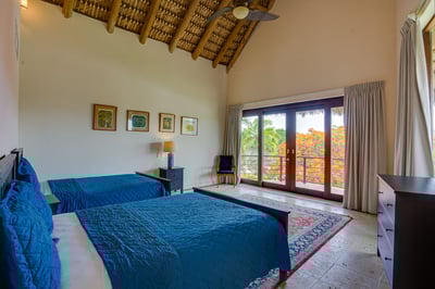 Luxury Villa Photo #39