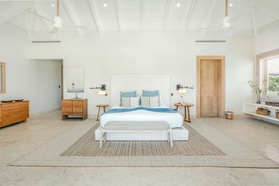 Luxury Villa Photo #30