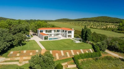 Luxury Villa Photo #3