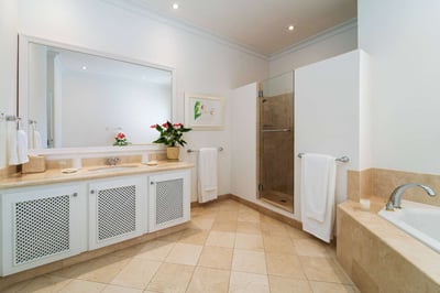 Luxury Villa Photo #17