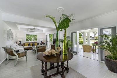 Luxury Villa Photo #12