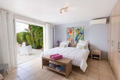 Luxury Villa Photo #35