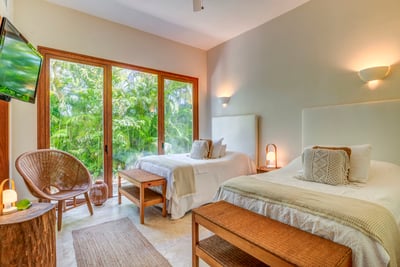 Luxury Villa Photo #22