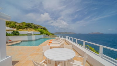 Luxury Villa Photo #9