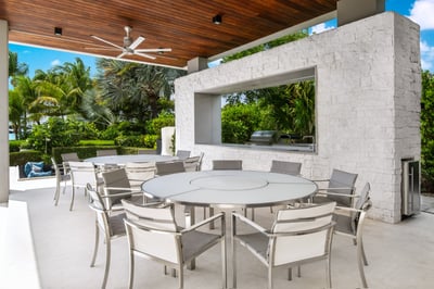 Luxury Villa Photo #17