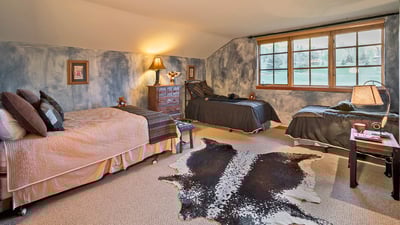 Full and 2 Twins with Ensuite on upper level