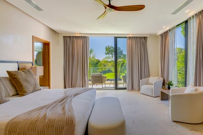 Luxury Villa Photo #23