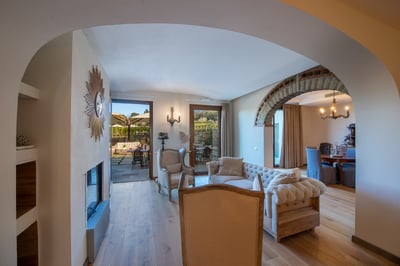 Luxury Villa Photo #7