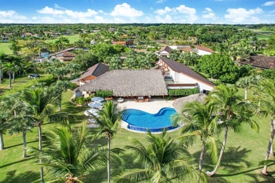 Luxury Villa Photo #2