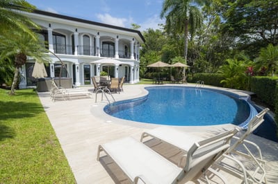 Luxury Villa Photo #4