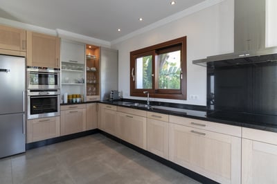 Luxury Villa Photo #15