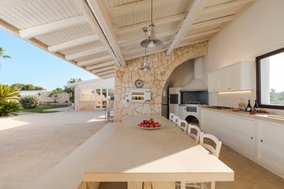 Luxury Villa Photo #27