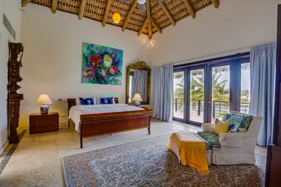 Luxury Villa Photo #45