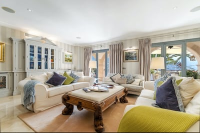 Luxury Villa Photo #20