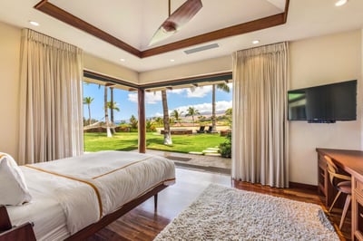 Luxury Villa Photo #16